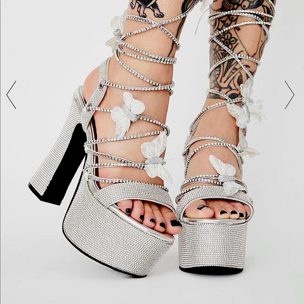Dollskill poster grl heels!